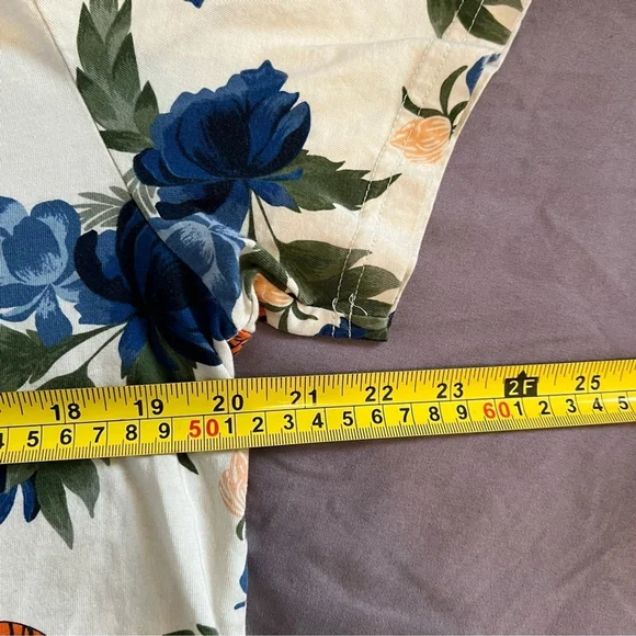 Hollister Tiger &‎ Flowers All Over Print Novelty T-Shirt Large - Picture 6 of 8